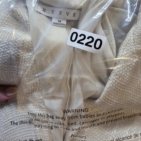 HYFVE Cream Double-Breasted Blazer New In Poly Bag Medium PTP 19 - Picture 5 of 5